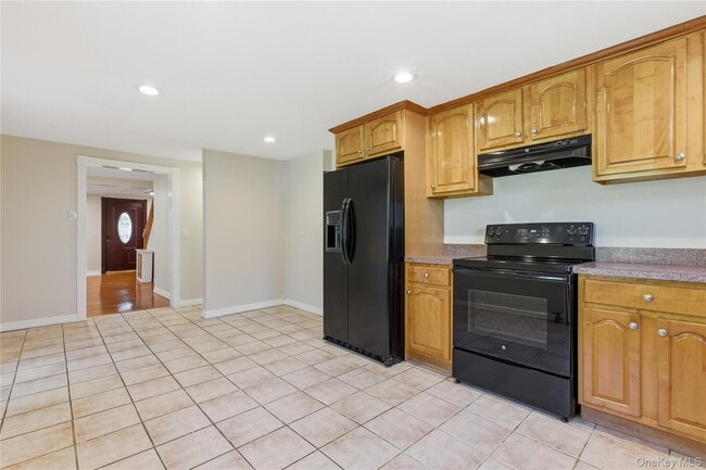 Building Photo - 39 Cox Ave