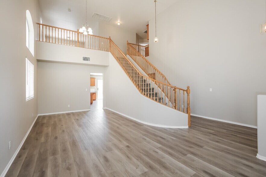 Building Photo - 2109 Royal Antilles Ct