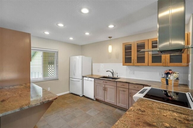 Building Photo - 15 Escondido Cir