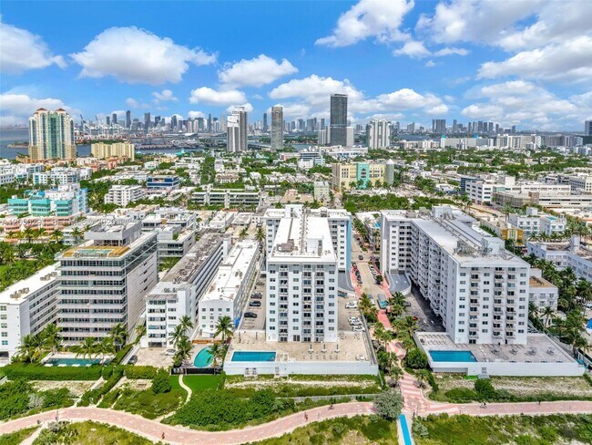 Building Photo - 345 Ocean Dr