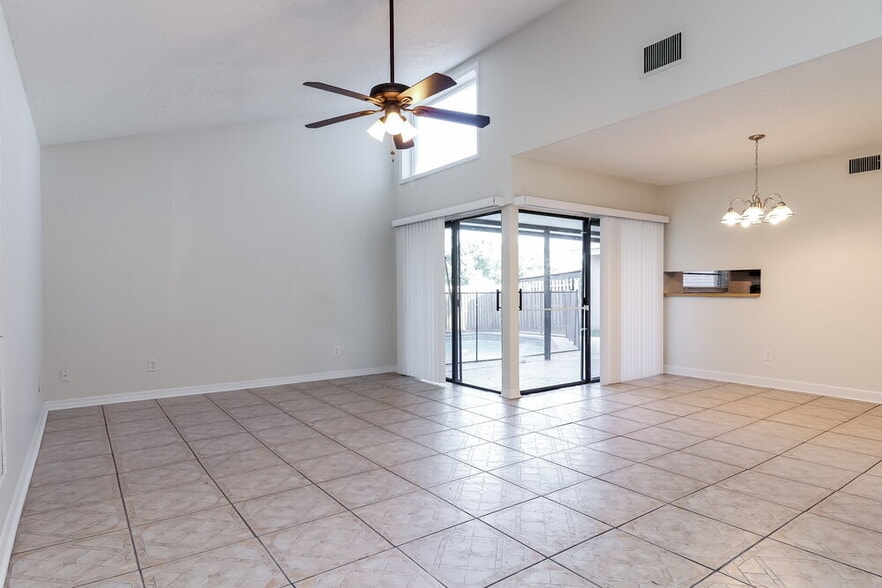 Building Photo - 10375 Chadbourne Dr