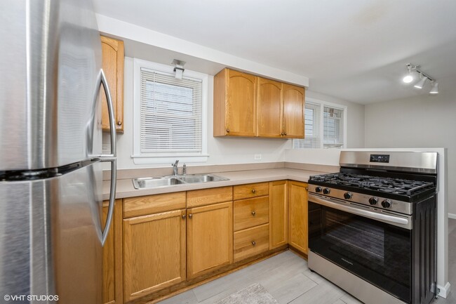 Building Photo - 3641 N Tripp Ave
