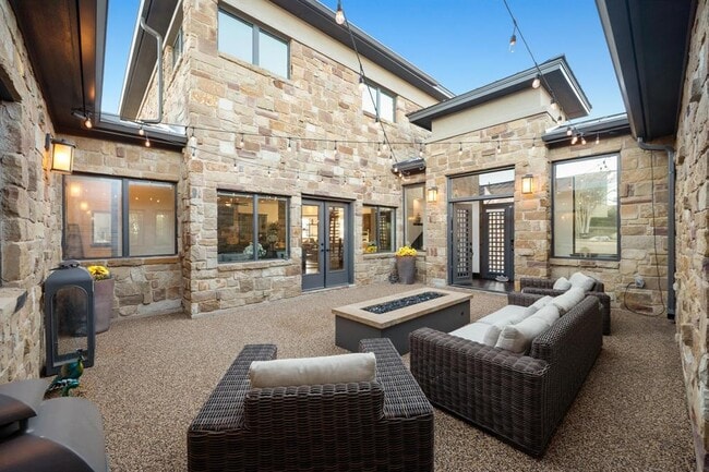 Building Photo - 13017 Luna Montana Way S