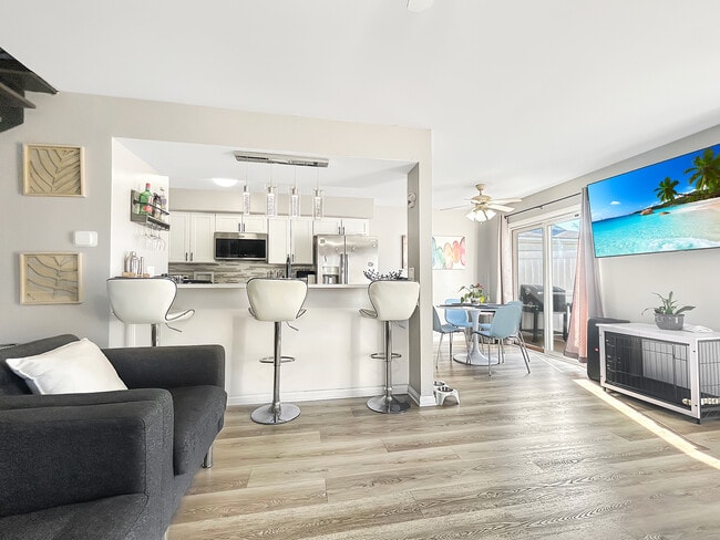 Building Photo - 1666 Cornell Dr