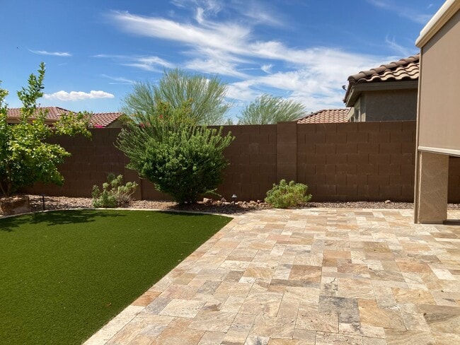 Building Photo - 55+ Furnished Short Term Dove Mountain Beauty