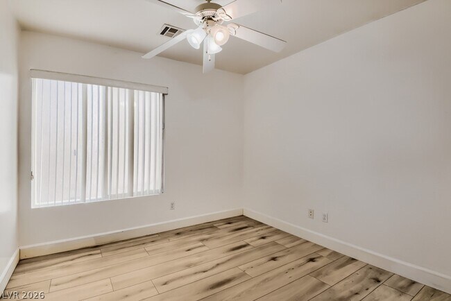 Building Photo - 9753 Silver Lasso St