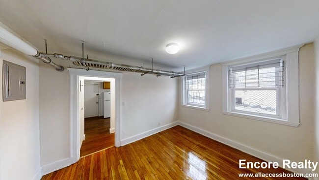 Building Photo - 4 Egremont Rd