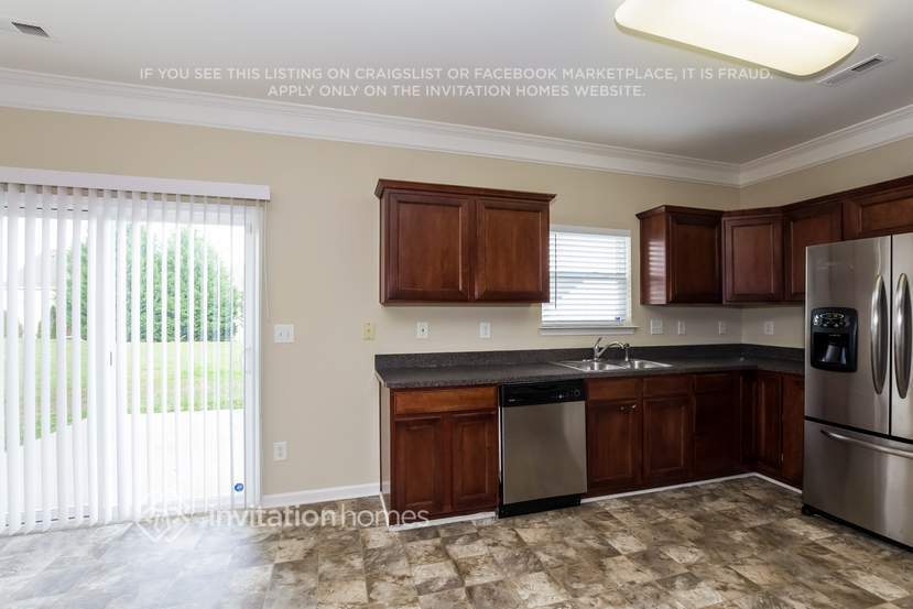 Building Photo - 16411 Austringer Pl