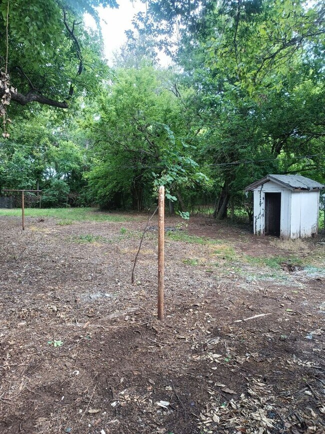 Building Photo - Newly Remodeled 3 Bed / 1 Bath Home with Large Backyard – All Electric!