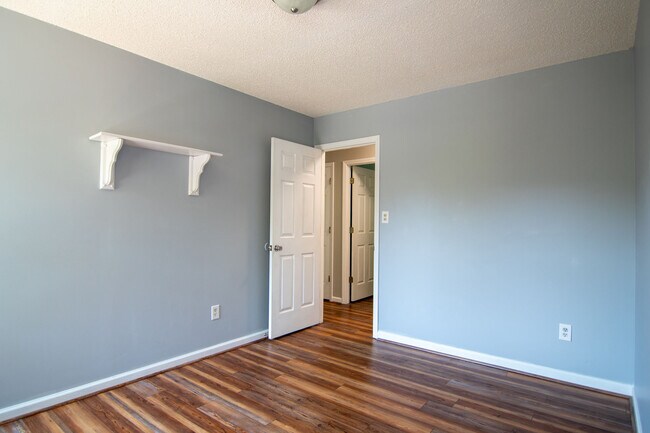 Building Photo - 4801 Buttonbush Dr