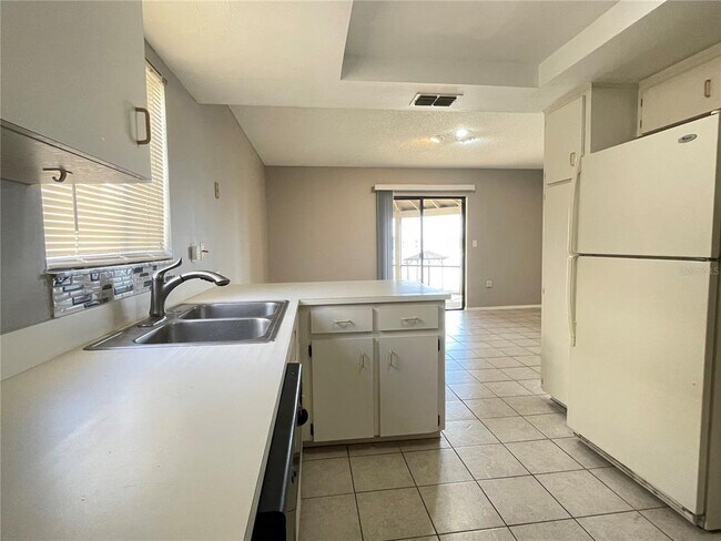 Building Photo - 687 Lake Dexter Cir