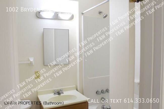 Building Photo - 1002 Bryden Rd