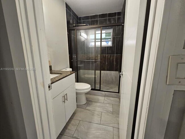 Building Photo - 950 NW 5th St