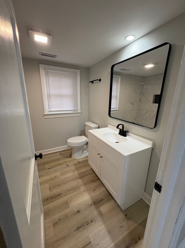 Building Photo - Freshly Renovated Home in Greensboro- 3bed/1bath