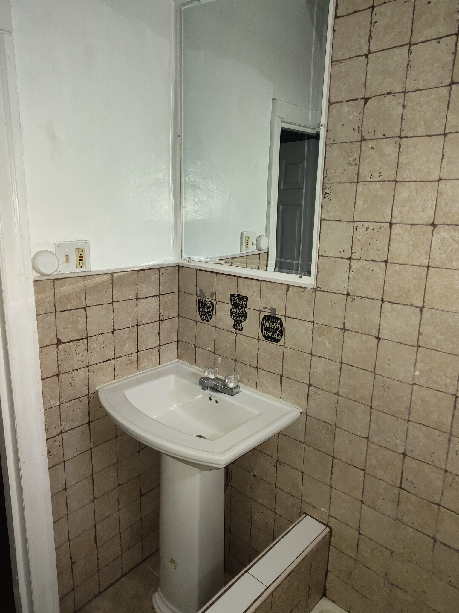 Building Photo - 4320 N Darien St