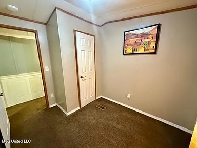 Building Photo - 7310 Pineview Dr