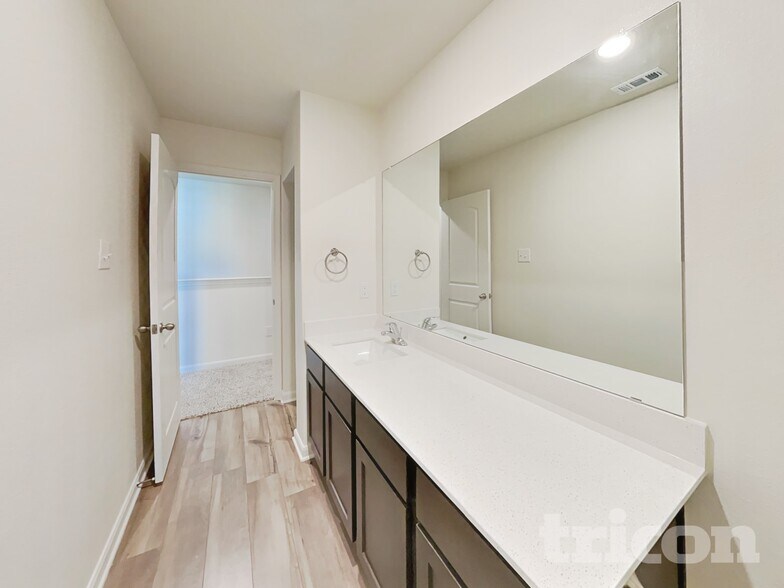 Building Photo - 201 Switchback Hl Rd