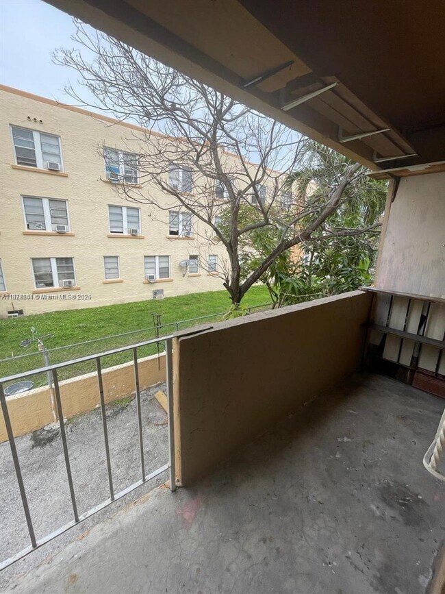 Building Photo - 515 SW 3rd St