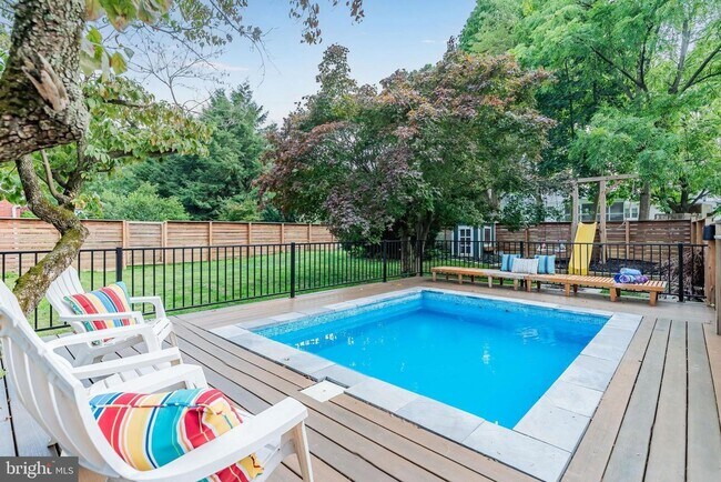 Building Photo - 710 Fishburn Rd