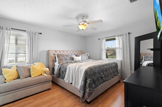 Building Photo - 3238 SW Constellation Rd