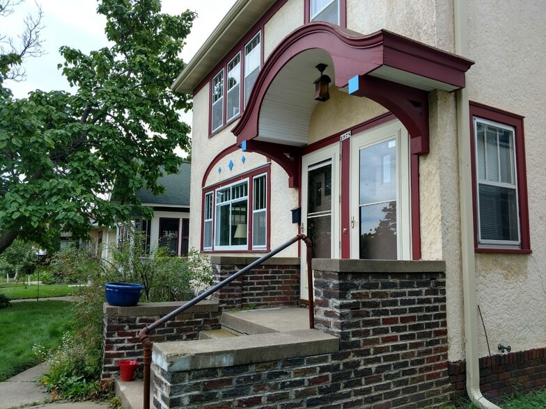 Front Entry - 1978 Saint Clair Ave