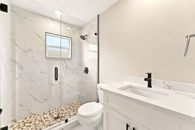 Building Photo - 3708 Kent Dr