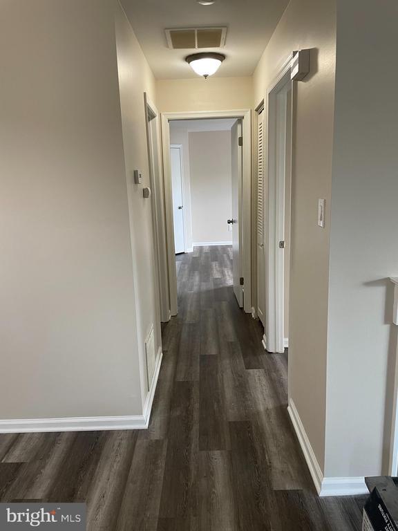 Building Photo - 404 Atlanta Court