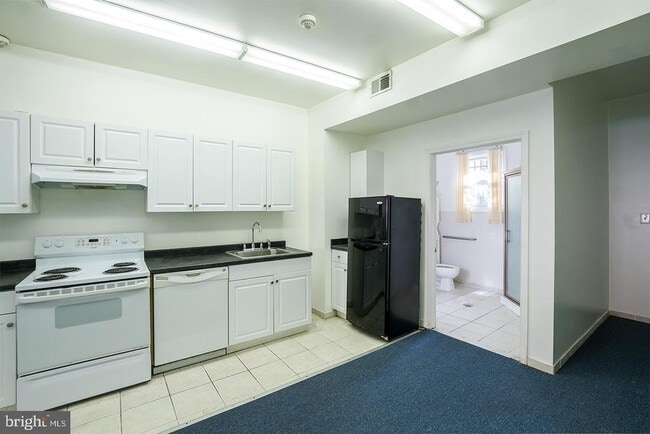 Building Photo - 1222 South St