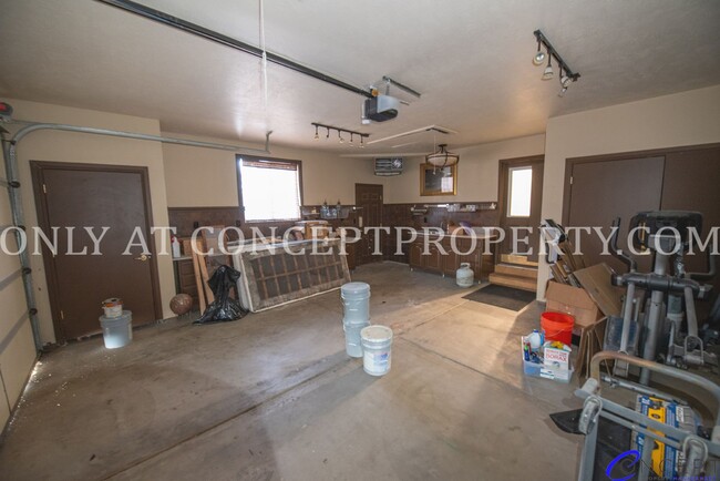 Building Photo - Attractive 4 Bed 3 Bathroom Home: Backing ...