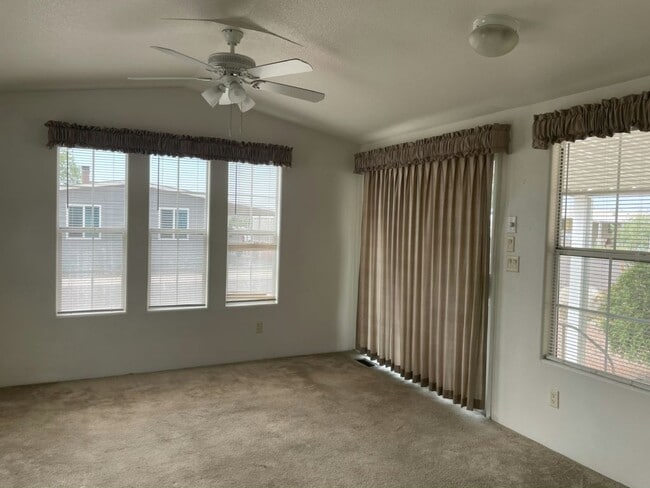 Building Photo - 1614 E Villa Rita Dr