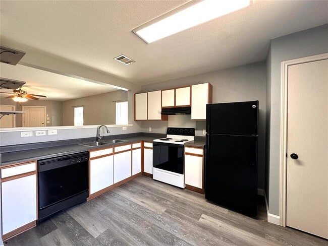 Building Photo - 5604 Man O War Dr