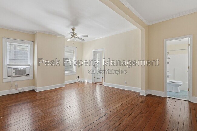 Building Photo - 3120 Parkwood Ave