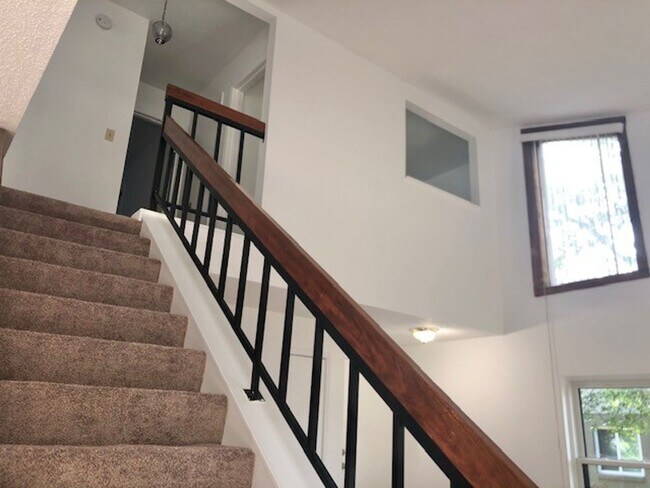 Building Photo - MOVE IN MARCH! 2 Story-Spacious 3 beds 2.5 bath townhouse with attached 2 car garage!!