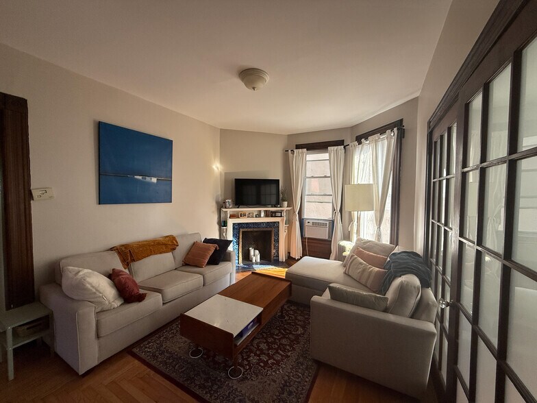 Building Photo - 119 Olive St