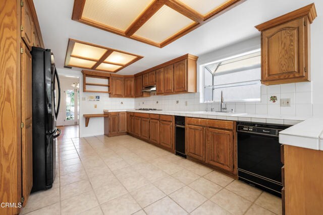 Building Photo - 1034 E Cypress Ave