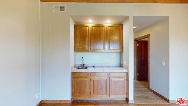 Building Photo - 4339 Alhama Dr