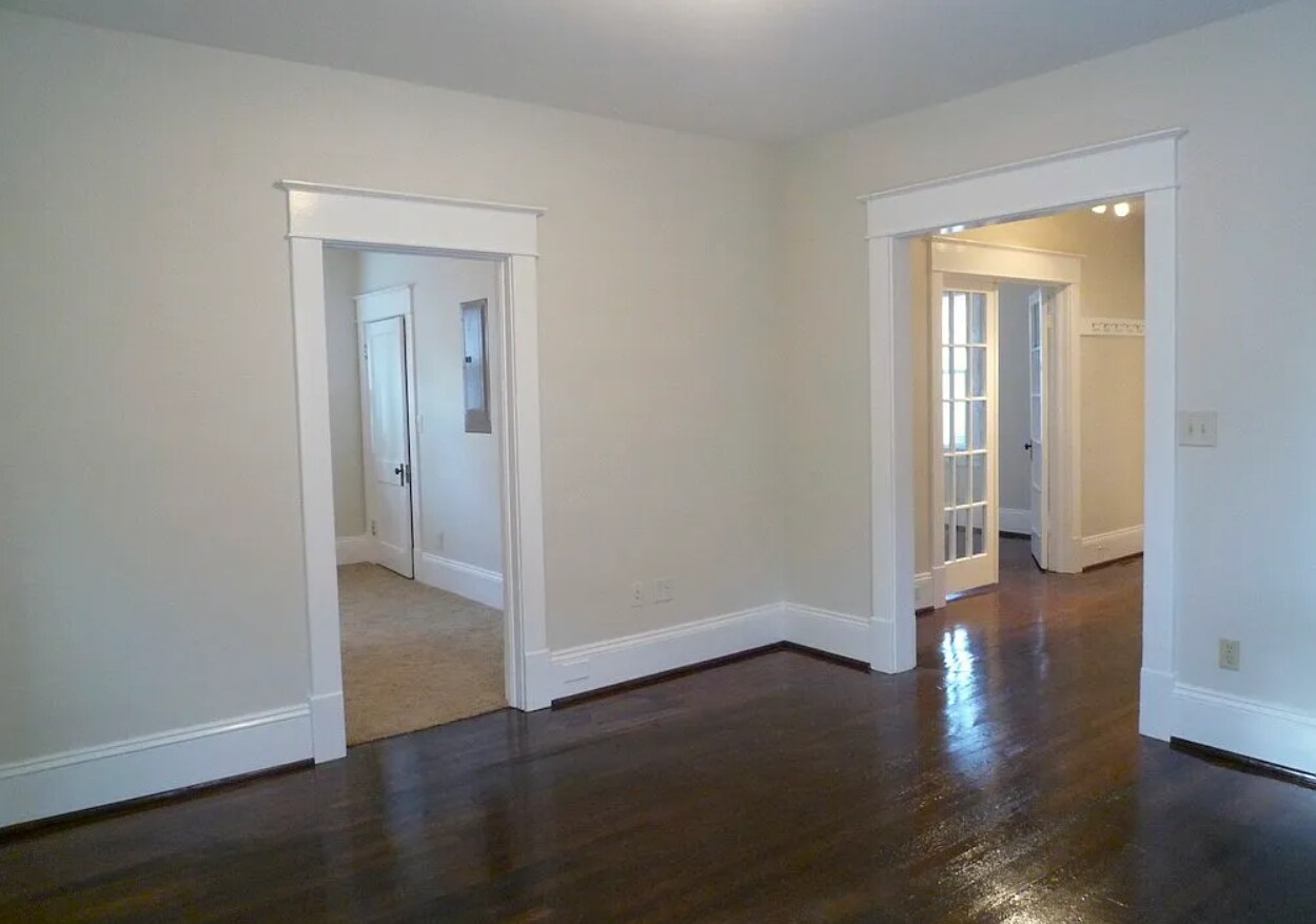 LR, Main BR, Foyer - 523 Arbutus Ave SE