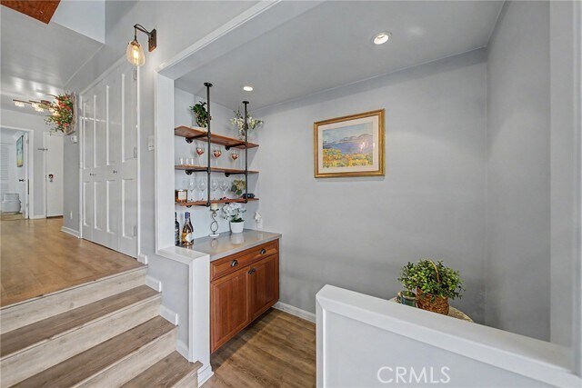 Building Photo - 6315 Marina Pacifica Dr S