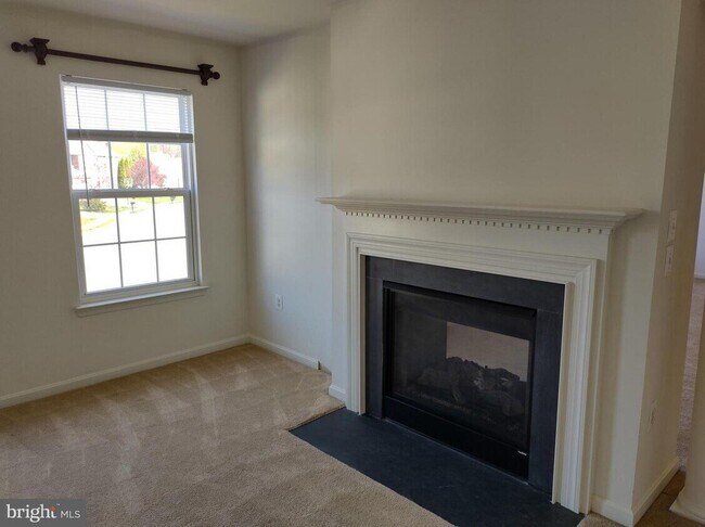 Building Photo - 15200 Chula Pl