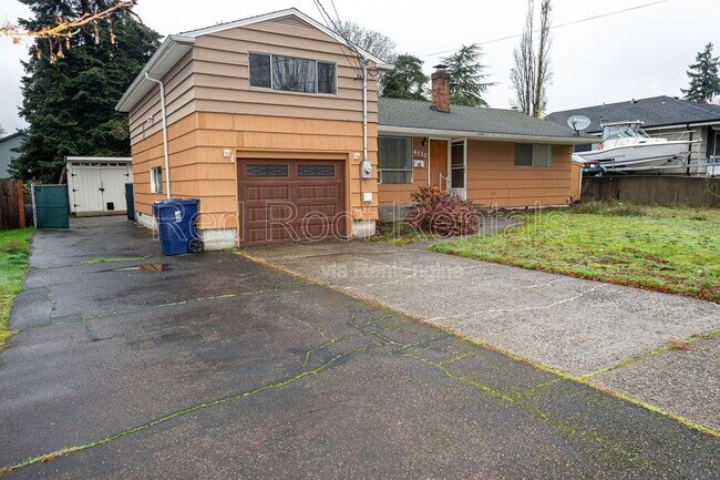 Building Photo - 6232 S Wapato St