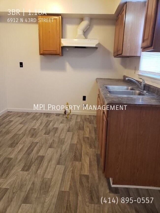 Building Photo - 6912 N 43RD St