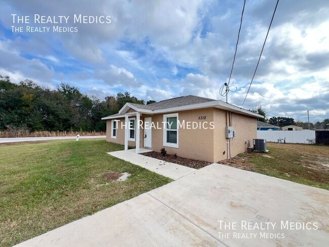 Building Photo - 5312 NW 6th Pl