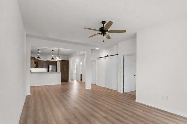 Building Photo - NEW LUXURY 2 BED 2 BATH 1 CAR GARAGE DUPLEX