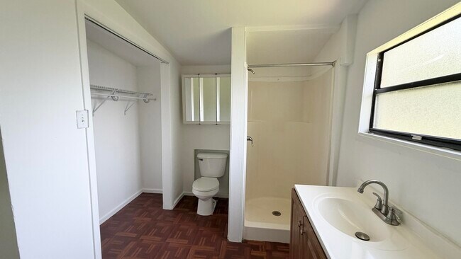 Building Photo - 310 Dickson Dr