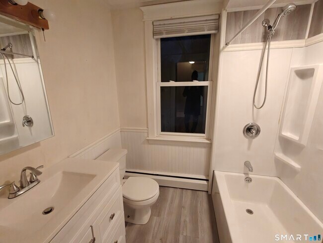 Building Photo - 387 Plainville Ave