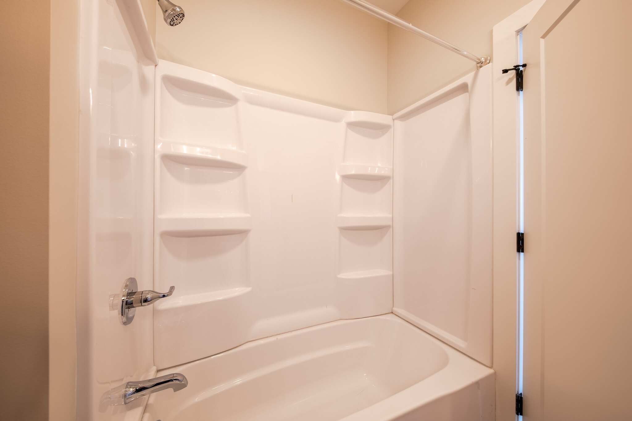 Building Photo - 412 W Baraga Ave