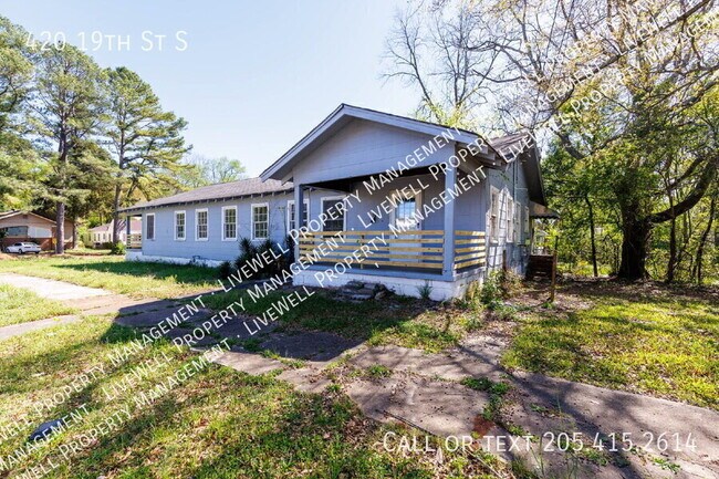 Building Photo - 420 19th St S