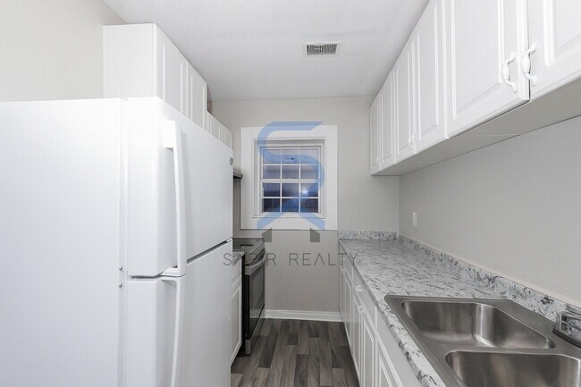 Building Photo - All-Electric 4BR/2BA in Historic Peoplestown – Just Minutes to Downtown