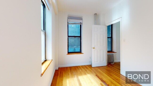 Building Photo - 237 E 5th St