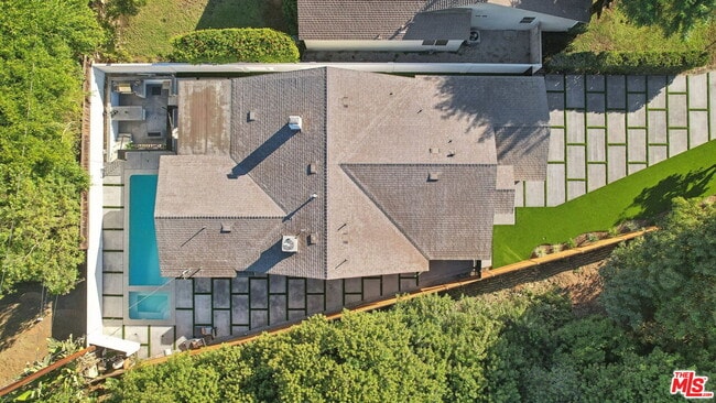 Building Photo - 4656 Greenbush Ave